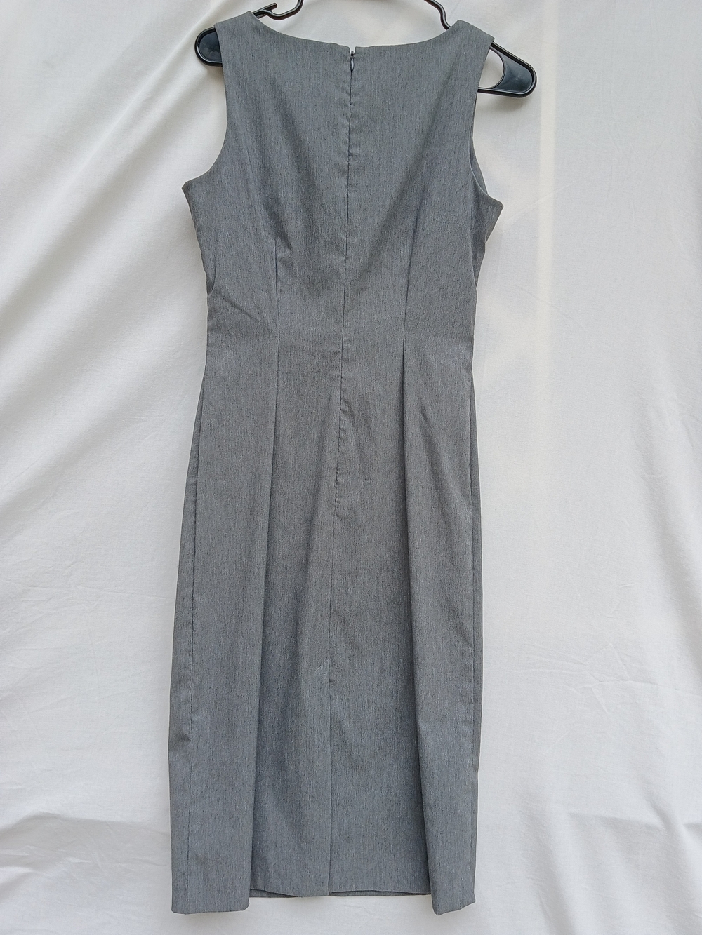 Express Gray Sleeveless Midi Sheath Dress with Scoop Neck - Picture 2 of 4